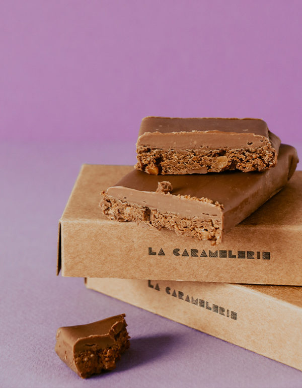 Barre praliné au chocolat lait & éclats de caramel - La Caramélerie